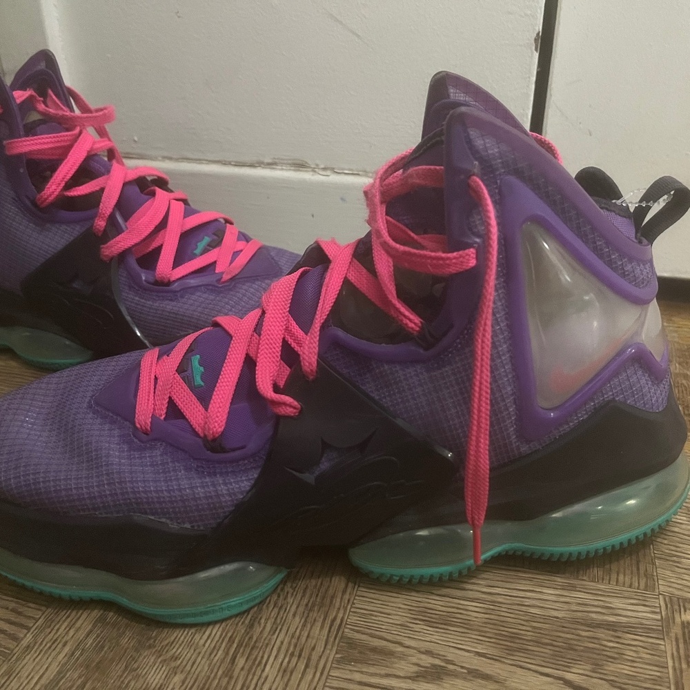 Limited edition Nike LeBron 19 DJ Bron size 13 shoes